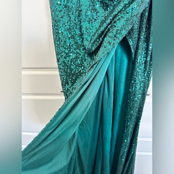 Never Worn Fashion Nova Dress - Picture 8 of 8